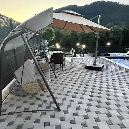Lux Villa *