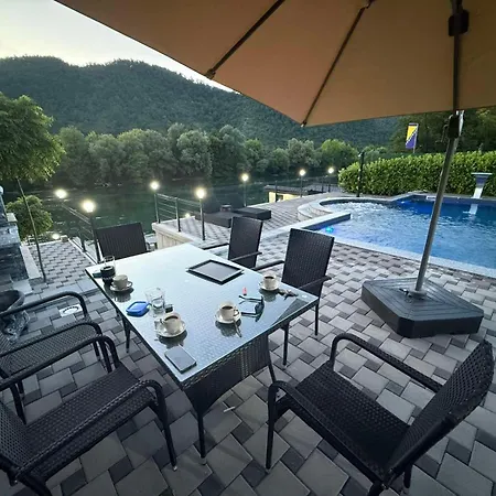 Lux Villa